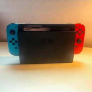 Nintendo Switch V2 con Accesorios + Caja