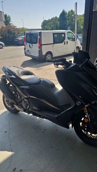 Yamaha TMAX 560 Tech MAX Negra