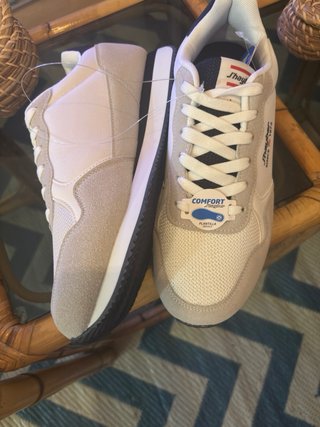 Zapatillas Jhayber casual Blancas y grises t40