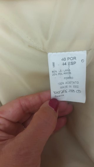 Abrigo de lana beige