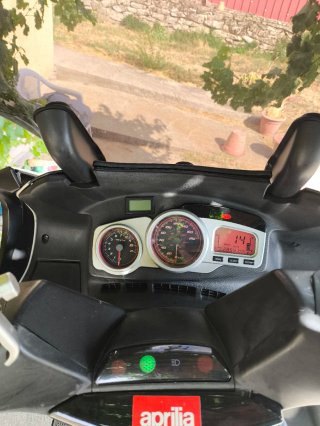 Aprilia SR MAX 300 Scooter
