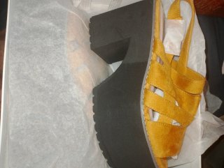Sandalias de plataforma amarillas
