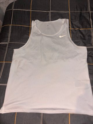 Camiseta Nike sin mangas blanca