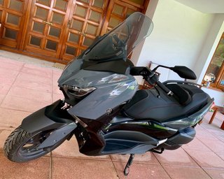 Yamaha XMAX 300 Tech MAX Negra/Gris