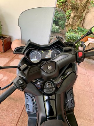 Yamaha XMAX 300 Tech MAX Negra/Gris