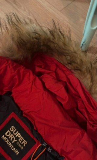 Abrigo largo acolchado rojo con capucha tS nueva
