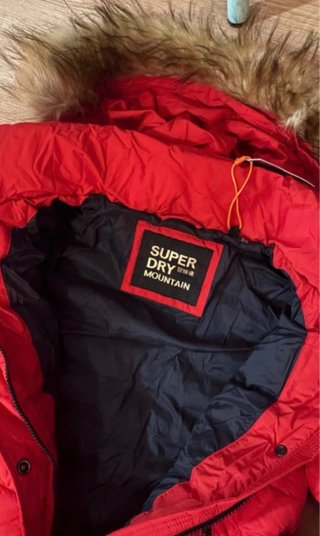 Abrigo largo acolchado rojo con capucha tS nueva