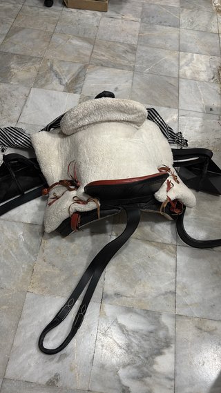 Montura de caballo con borreguillo