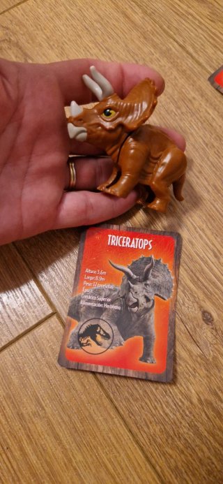 Lote 4 figuras dinosaurios Jurassic World
