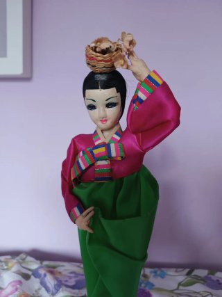 Figura tradicional coreana Hanbok