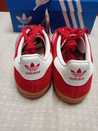 Adidas Gazelle Talla 37 1/3 Rojas