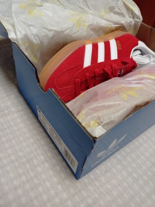 Adidas Gazelle Talla 37 1/3 Rojas