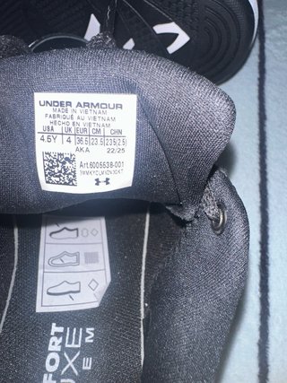 Zapatos Under Armour Negros y Blancos