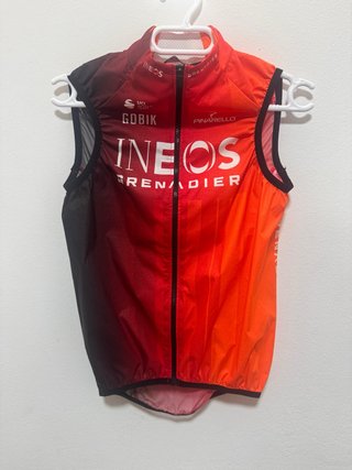 EXCLUSIVO CHALECO GOBIK TEAM INEOS TALLA XS