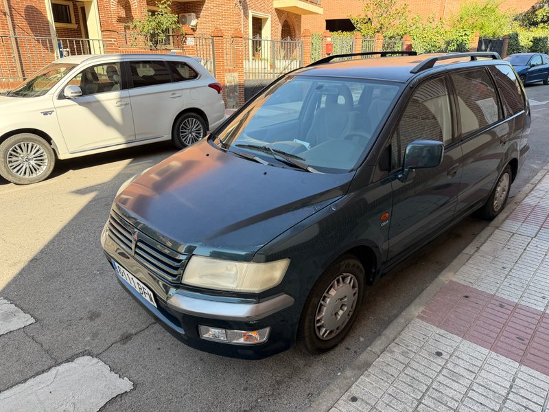 Mitsubishi Space Wagon 2004 - foto 1