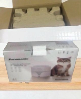 Fuente de agua para mascotas PANASONIC.