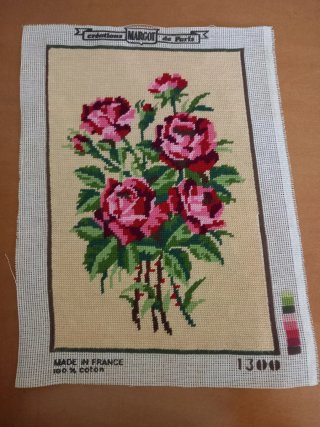 Lote 2 tapices bordados flores