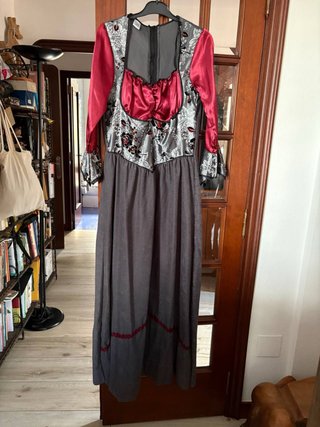 Vestido medieval dama gris y rojo