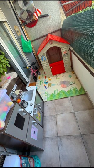 Casita de juegos infantil con cocinita