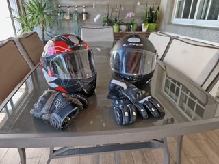 Moto Benelli TNT 300 Negra y Roja