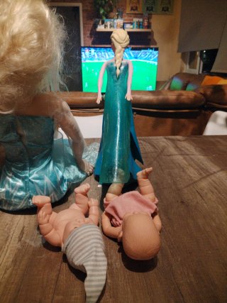 Muñecas Frozen y peluche perro dálmata y más