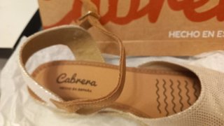 Zapatillas Cabrera cuña beige/doradas T.38