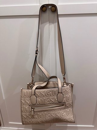 Bolso Guess Beige Cuadrado Acolchado