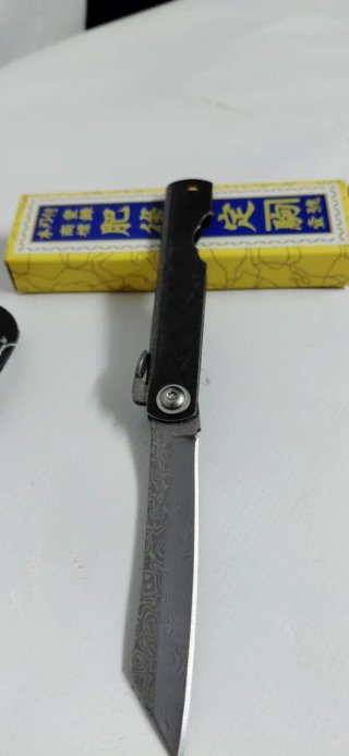 Navaja japonesa estilo damasco negra