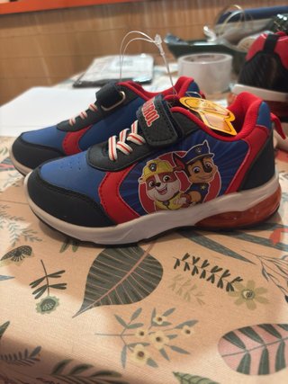 Zapatillas con luces Paw Patrol t28 nuevas