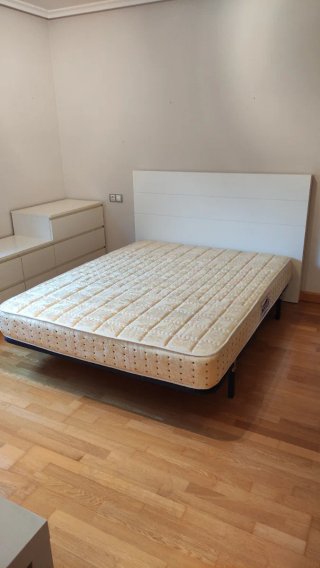 Cama completa: cabecero, colchón y somier