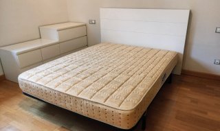 Cama completa: cabecero, colchón y somier