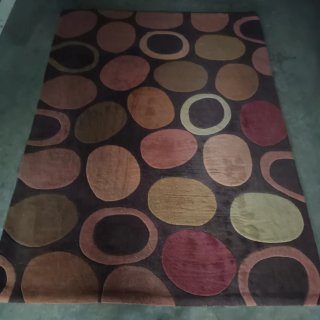 Alfombra diseño círculos marrón y rosa