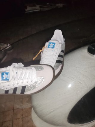 Zapatillas Adidas Mujer Plata y Blanco