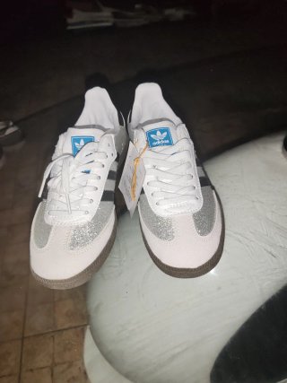 Zapatillas Adidas Mujer Plata y Blanco