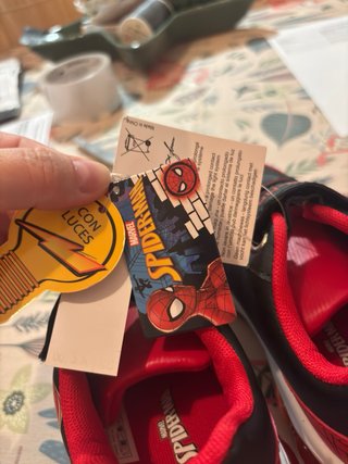 Zapatillas Spiderman con luces T32 nuevas