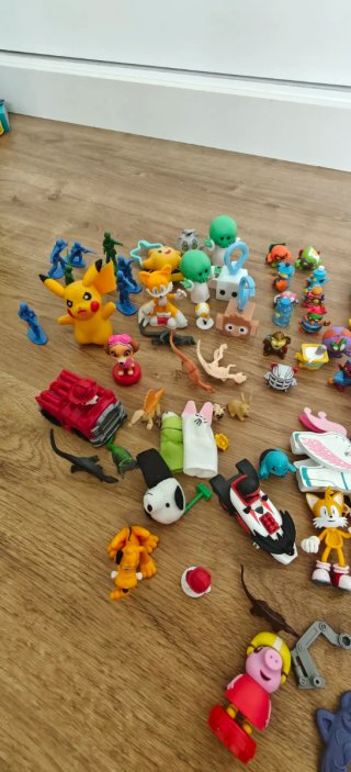 Lote de figuras y juguetes variados