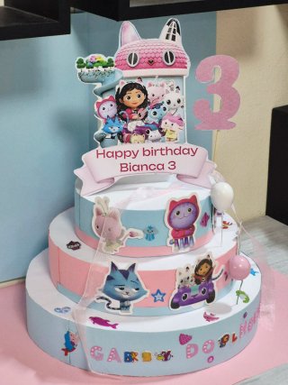 Torta finta Gabby Dollhouse 3 anni