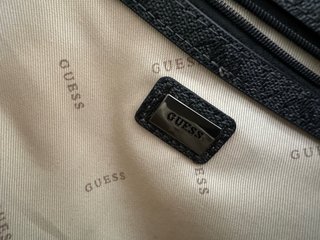 Mini mochila Guess negra · monogram