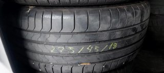 225/45 R18 95Y