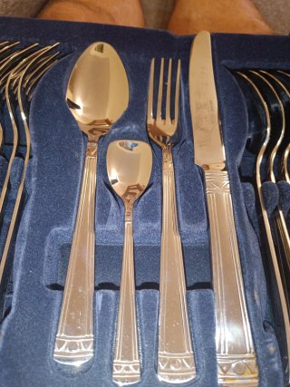 BergHOFF Royalty Cubertería 72 Piezas