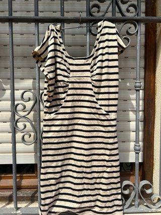 Vestido de rayas beige y negro