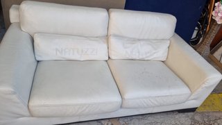 Sofá de piel blanco