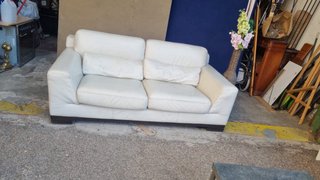 Sofá de piel blanco
