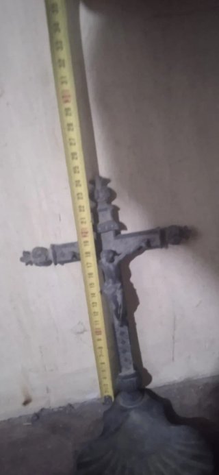 Crucifijo Benditera de metal