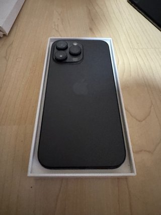 iPhone 14 Pro Max Caja Negra/Morada