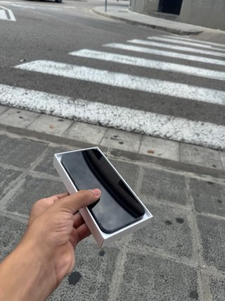 iPhone 14 Pro Max Caja Negra/Morada