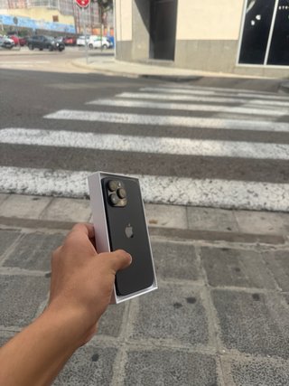 iPhone 14 Pro Max Caja Negra/Morada