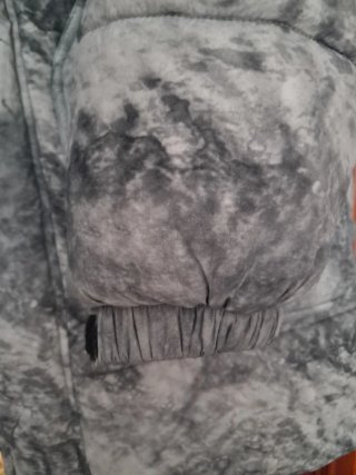 Anorak de hombre Pull&Bear gris y negro sin est