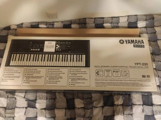 Piano Teclado Yamaha YPT-230 Digital