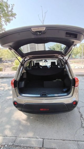 Nissan Qashqai+2 2008